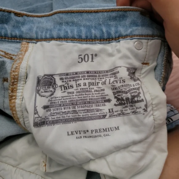 Levi's 501 cropped logo strip high waist button fly jeans - Picture 9 of 13